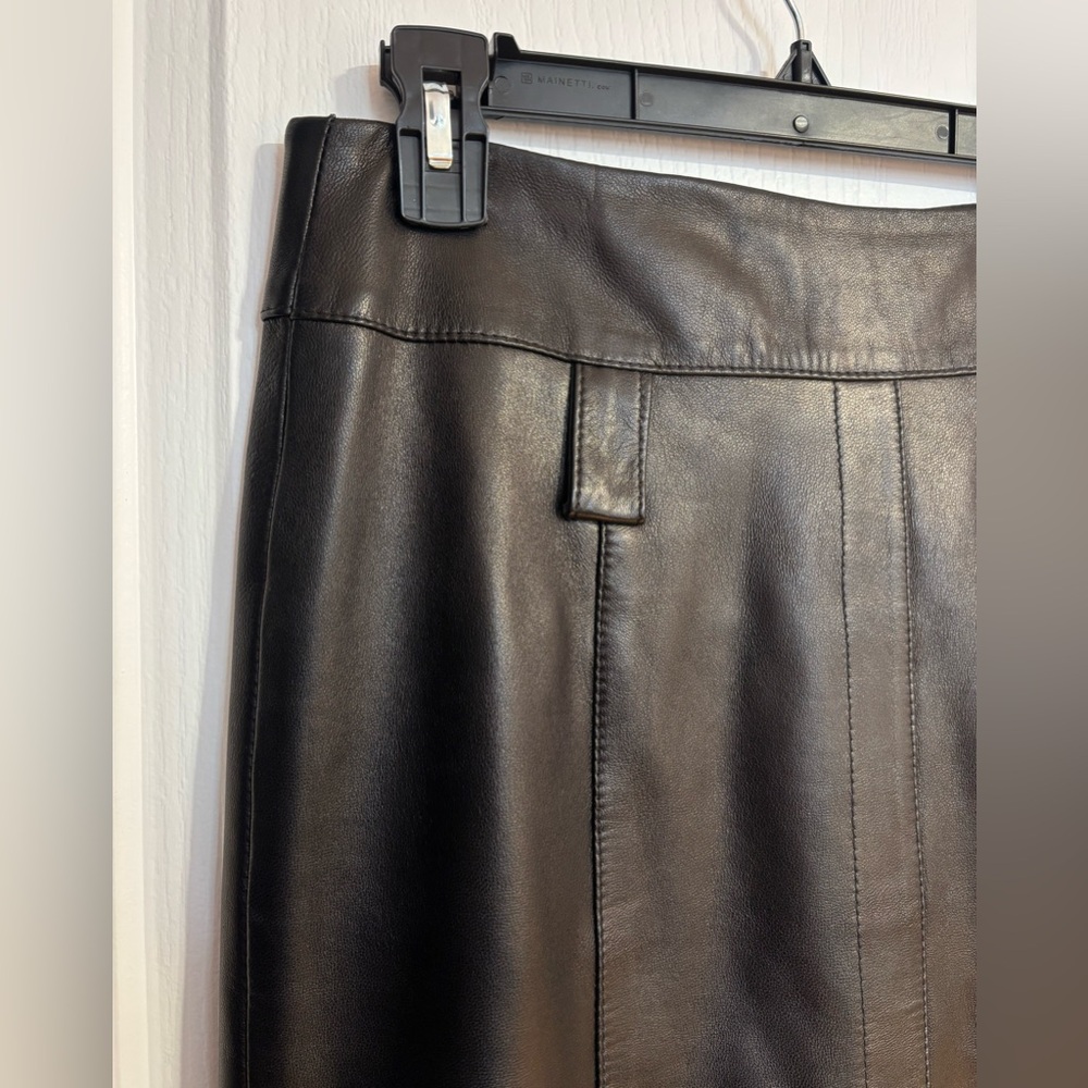 Danier Italian Leather Midi Lined Back Slit Zipper Closure Black Skirt Size 4 - Picture 3 of 12